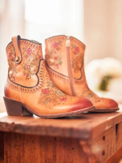 Galop Boot -Clothing Sales 2024 ACSHGLP Camel April Cornell Shoes 1