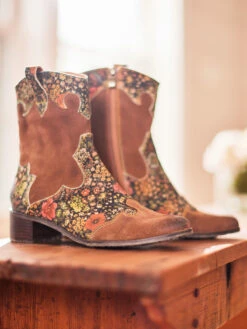 Ladyluck Boot -Clothing Sales 2024 ACSHLDY Tan April Cornell Shoes 1