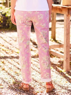Charming Pull-On Pant